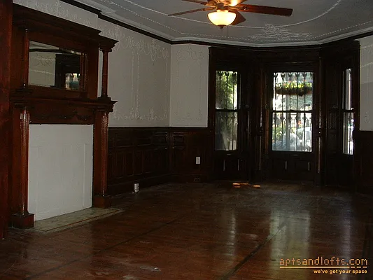 Rented by aptsandlofts.com | media 1