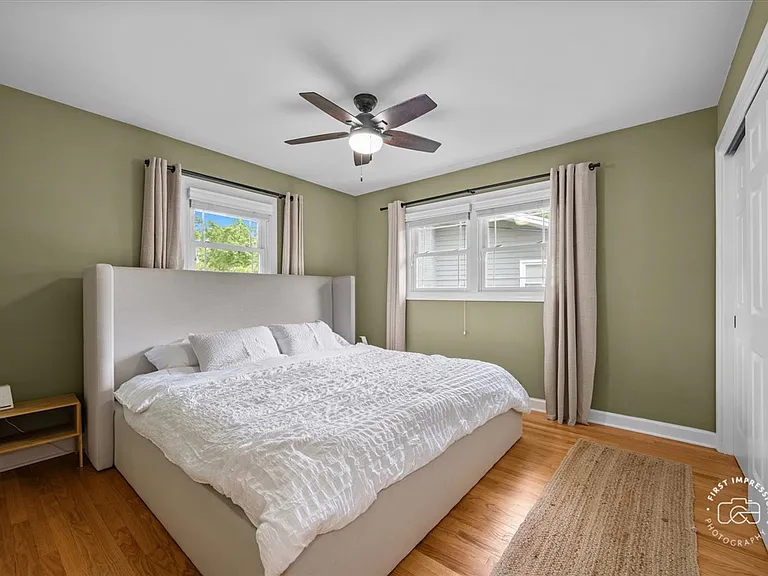 325 Hemlock Ln — Photo 16