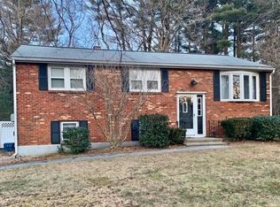 20 Governor Peabody Rd, Billerica, MA 01821