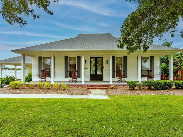 185 Lake Penchant Ct, Houma, LA 70360