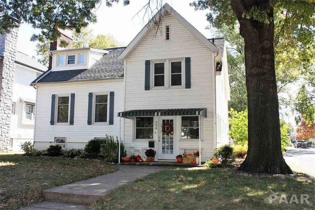 230 W Hanssler Pl photo 1