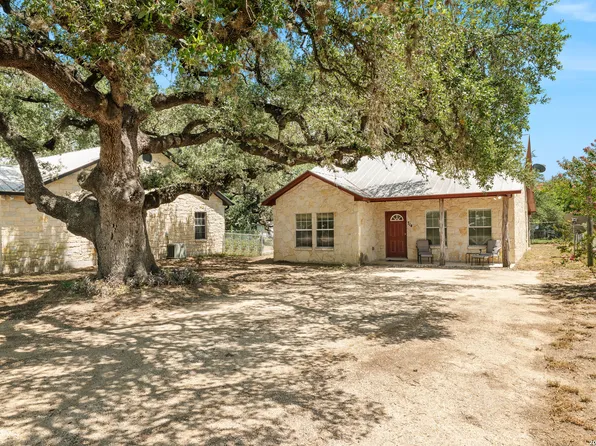 714 Houston, Pleasanton, TX 78064