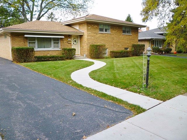 1st image of 608 White Oak Dr