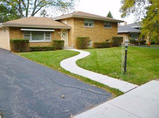608 White Oak Dr, Roselle, IL