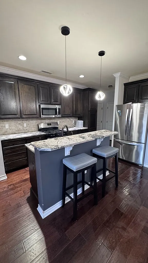 3 bed, 2.5 bath, 1704 sqft, $2,800 — Photo 3