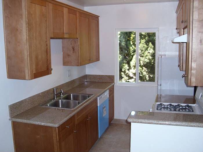 Maple Cabinets/Granite