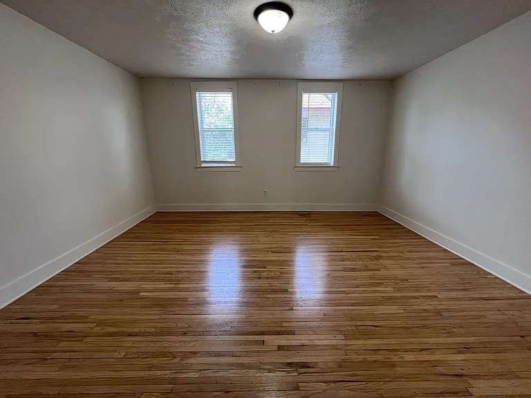 724 Fairview Ave NE — Photo 15