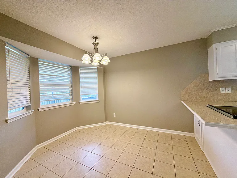 10812 Windridge Dr — Photo 3