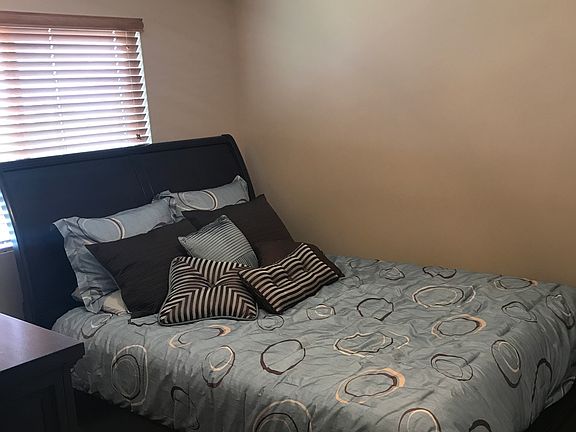 2nd bedroom 10x11