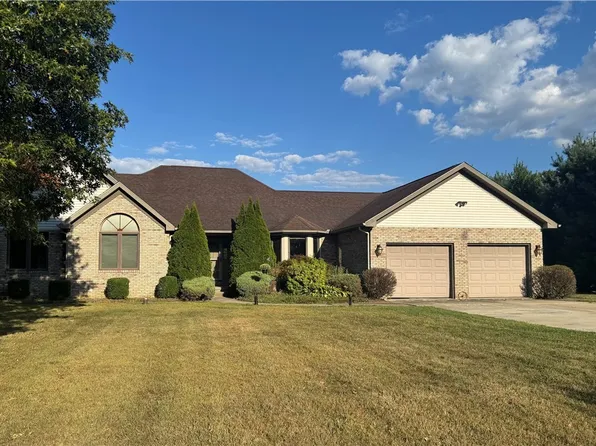 6442 Peck Rd, Ravenna, OH 44266