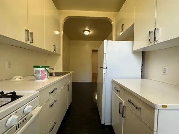 83-14 Lefferts Boulevard image 5 of 8