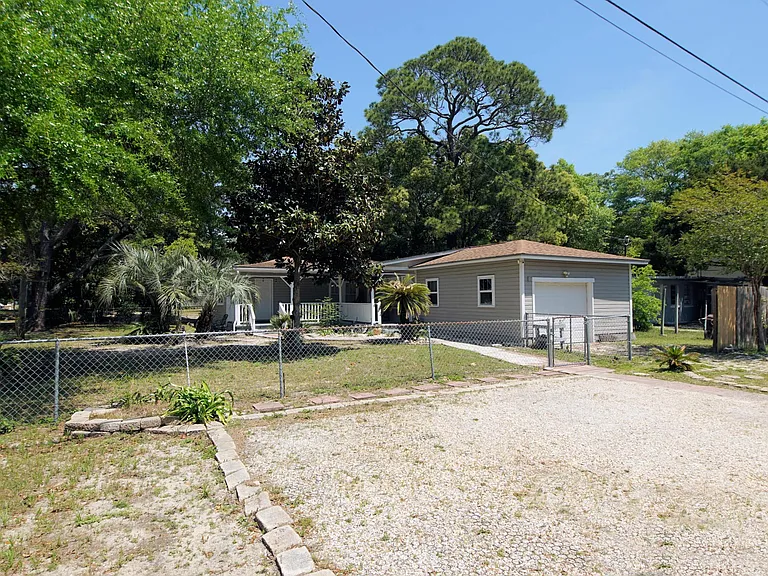 37 Magnolia Ave — Photo 8
