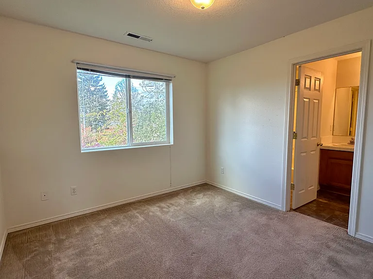4047 Thoroughbred Ave SE — Photo 42