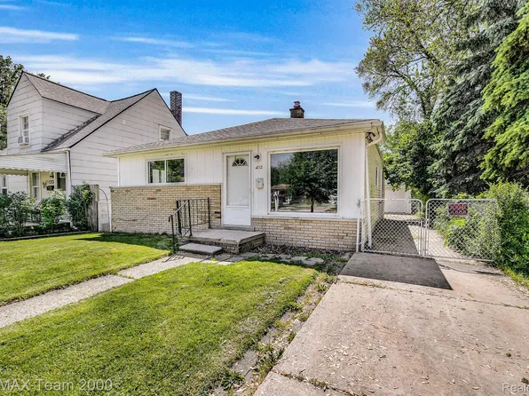 4712 Weddell St, Dearborn Heights, MI 48125