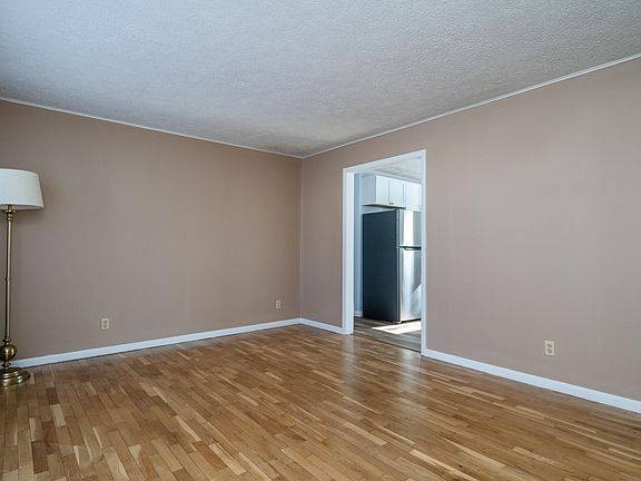 3rd image of 414 Park Ave