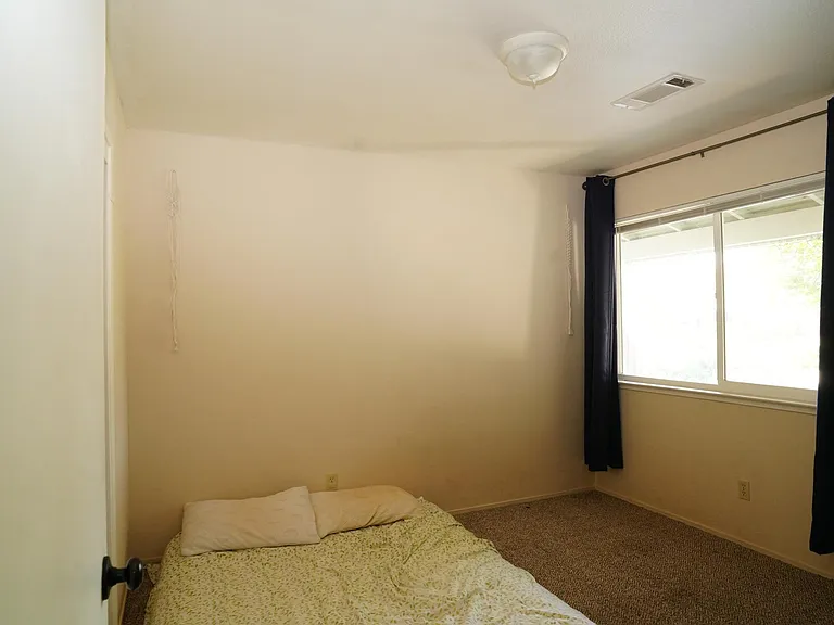 639 Sonoma Ave — Photo 9