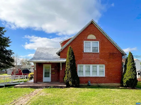 541 N Winchester Ave, Waynesboro, VA 22980