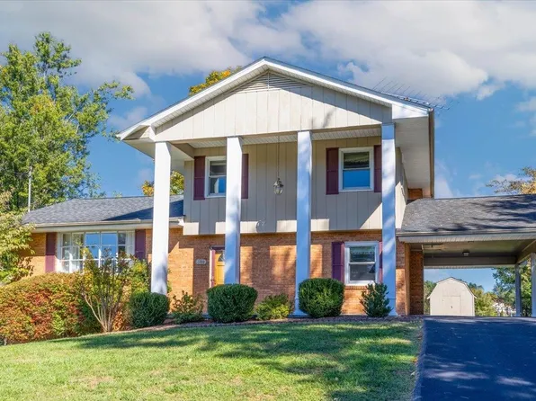 380 Walters Dr NW, Christiansburg, VA 24073