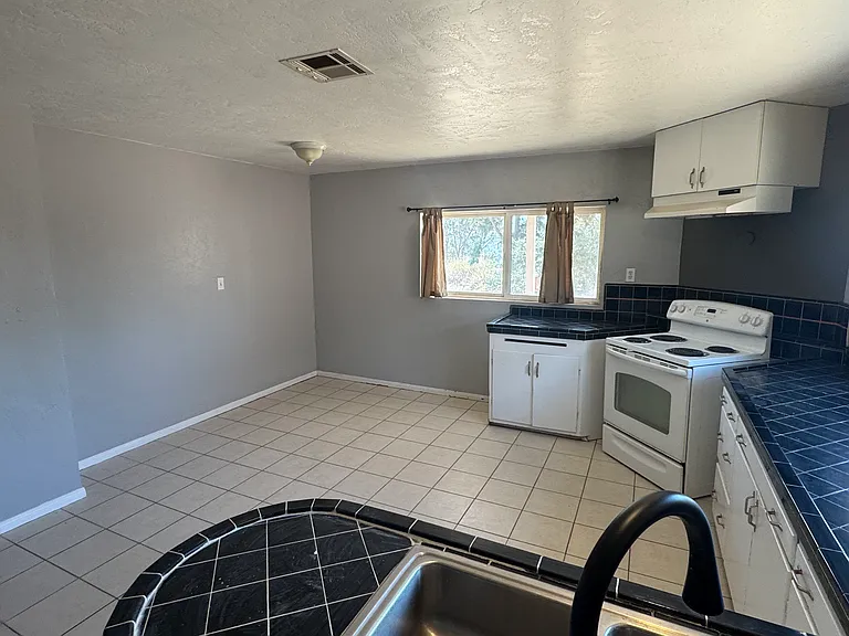 3917 Quarry Rd — Photo 16