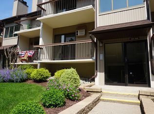 605 W Ridge Mews, Wood Ridge, NJ 07075