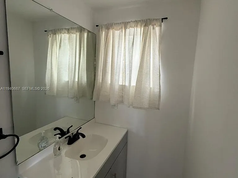 2036 NE 21st Ave #3 — Photo 6