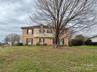 1301 Bywood Ln, Charlotte, NC 28209