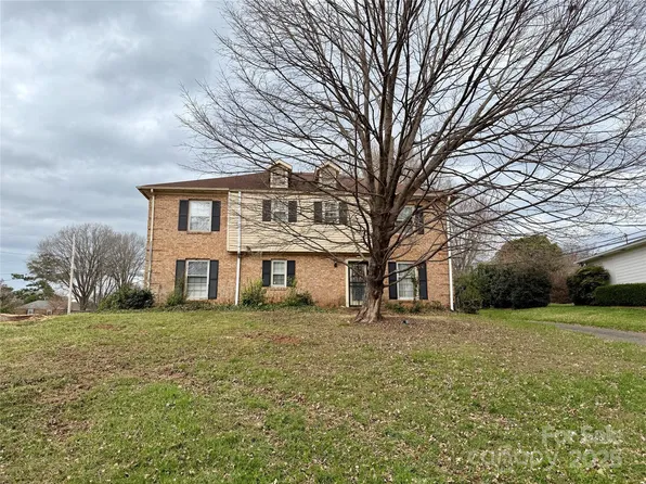 1301 Bywood Ln, Charlotte, NC 28209