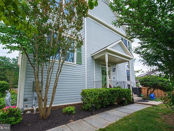 4th image of 8698 Delcris Dr