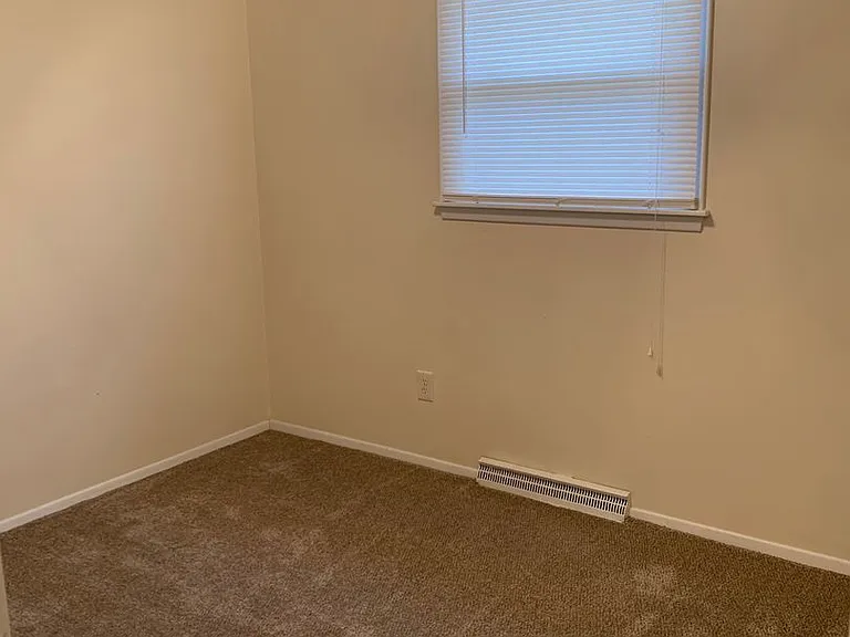 324 Westminster Ave — Photo 13