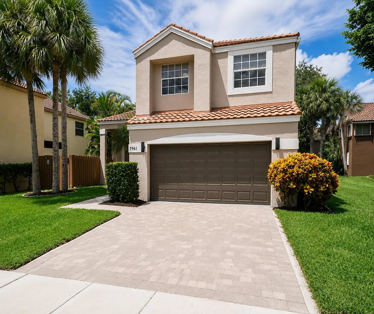 Building Photo - 7701 NW 61st Ter