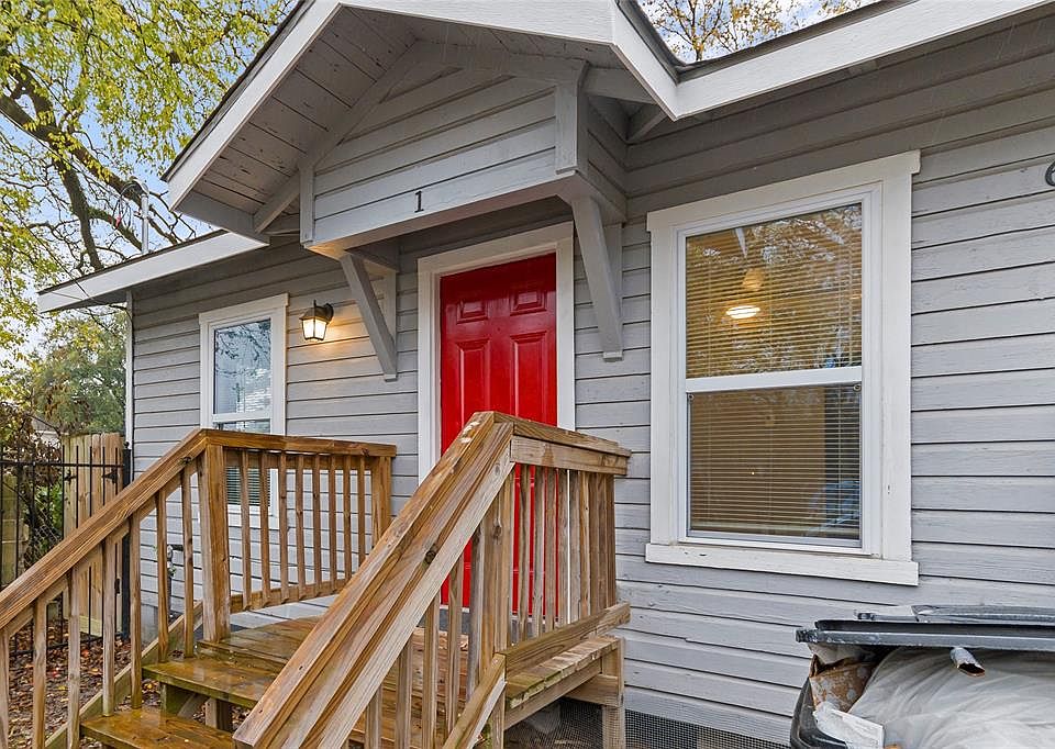 1st image of 609 Schweikhardt St