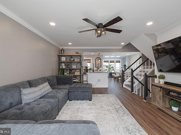 3rd image of 15522 Travailer Ct