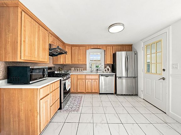 5th image of 147 Elmlawn Rd