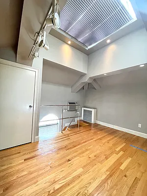 Rented by Compass | media 29