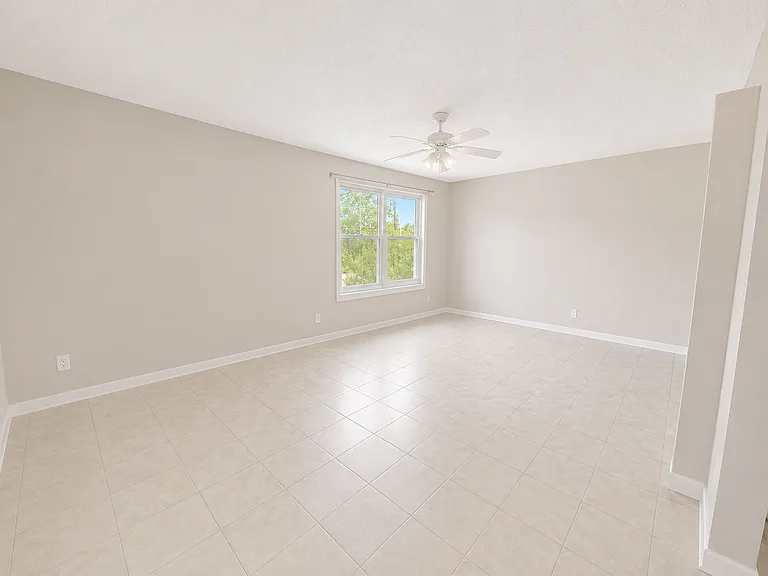 1572 N Shore Dr — Photo 9