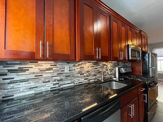 Rented by Hillel Realty Group | media 3