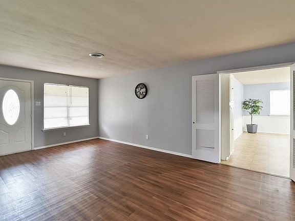5th image of 9249 Palisade Dr