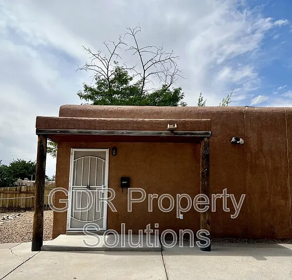 3529 Ross Ave SE — Photo 4