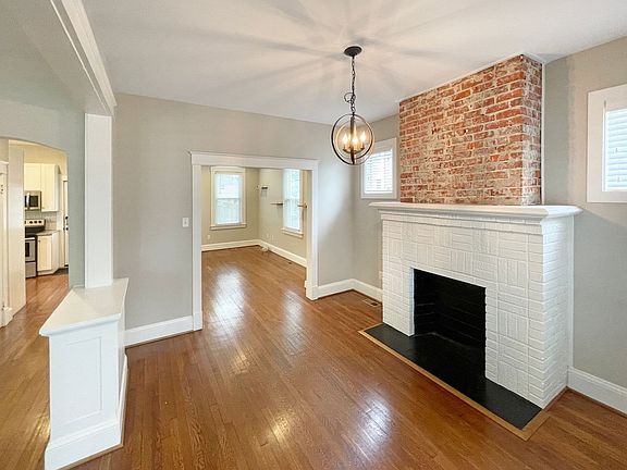 3rd image of 3025 Garland Ave