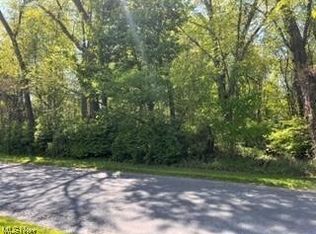 Meadows Rd, Madison, OH 44057