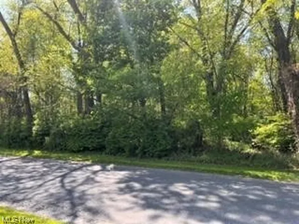 Meadows Rd, Madison, OH 44057