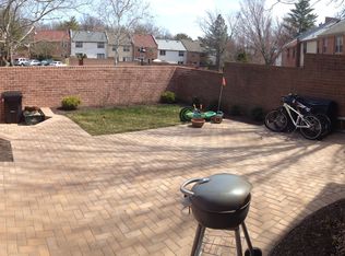 5982 Queenston St, Springfield, VA 22152