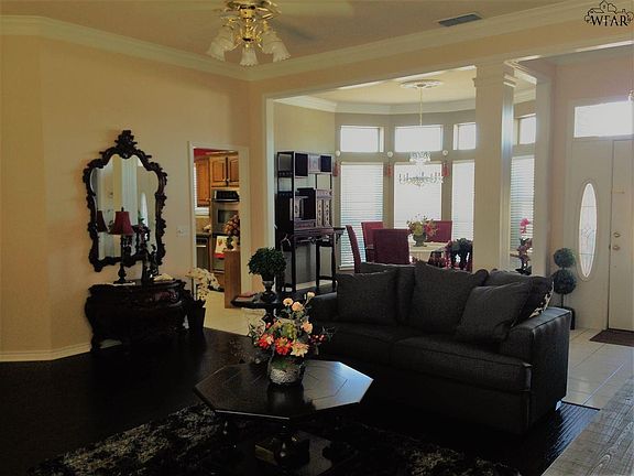5th image of 1108 Oriole Ln