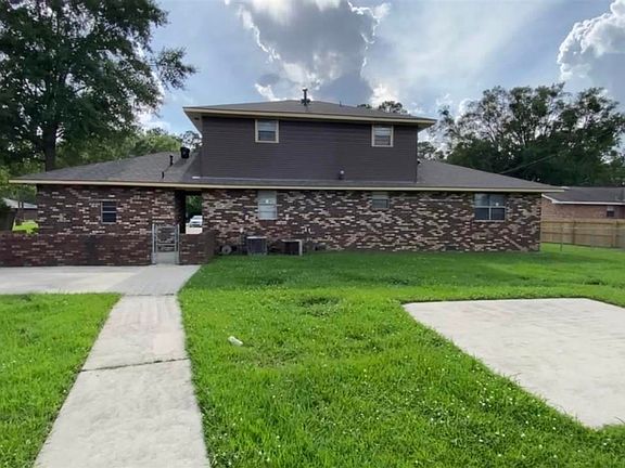 5th image of 4272 N Riverview Dr