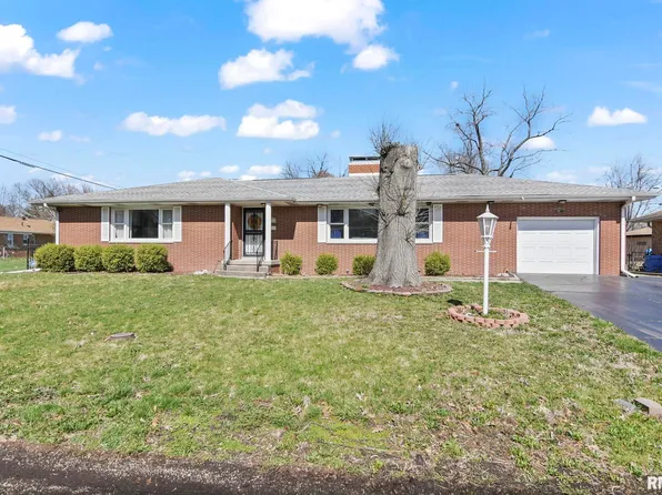 1 Monica Ln, Grandview, IL 62702