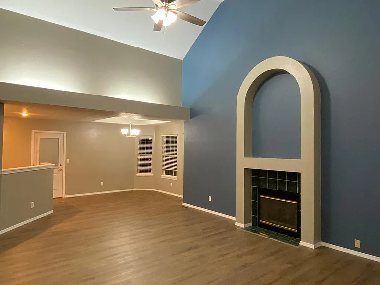 782 W Juniper Ln — Photo 3