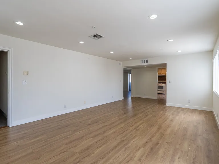 1758 N Alexandria Ave #1758.5 — Photo 10