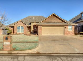 3209 SE 33rd St, Moore, OK 73165