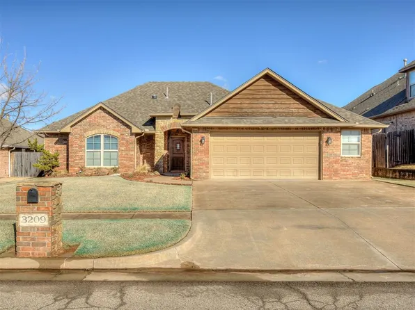 3209 SE 33rd St, Moore, OK 73165