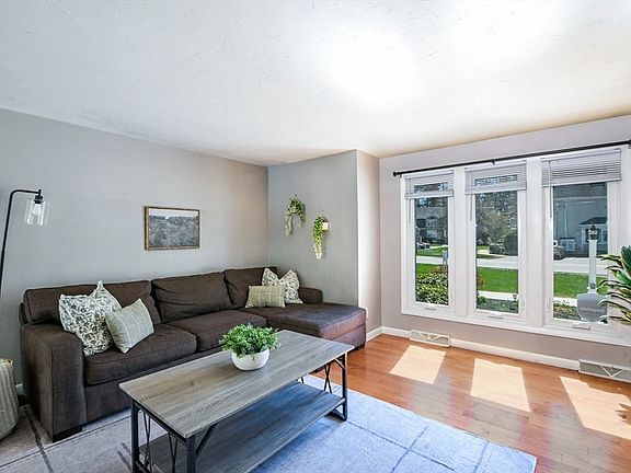 5th image of 35 Pilgrim Village Rd APT 403